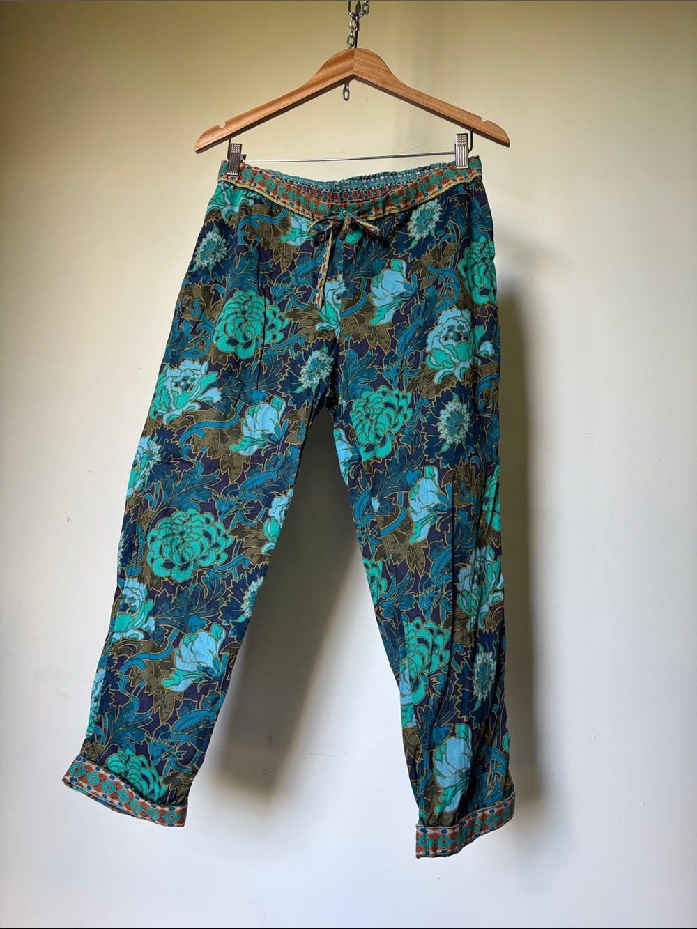 Sundance Leia Teal & Navy Floral Cropped Lounge Pants Size XS